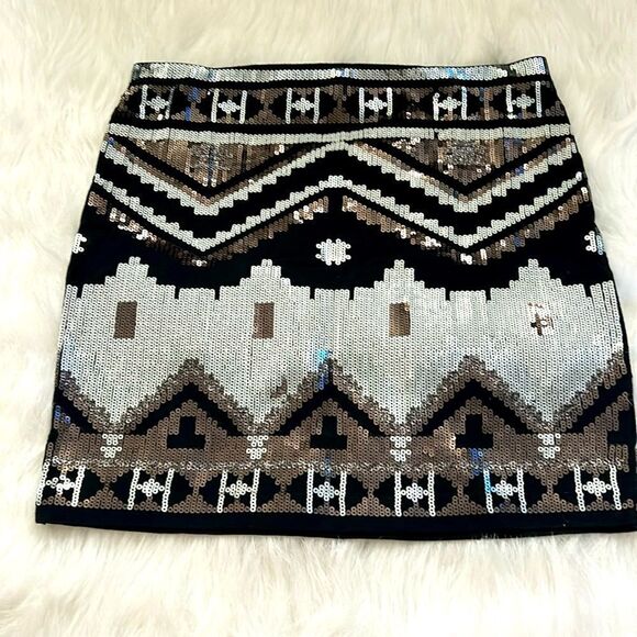 Express Dresses & Skirts - Express Black Sequin Mini Skirt Gold and Silver Metallic Sequins Sz M